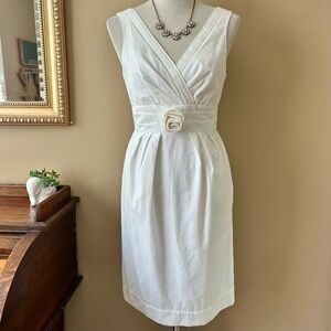Max and Cleo White 3D Rosette Sleeveless V-Neck Mini Sheath Dress Size 6